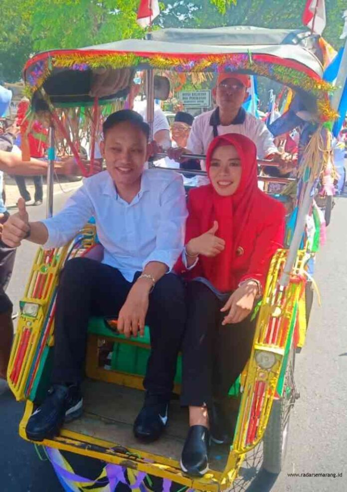FOTO1-Eisti-naik-becak.jpg