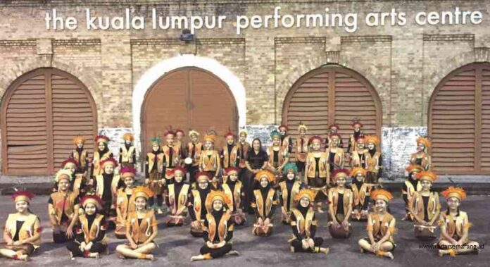 RAIH EMAS : Espero Choir saat mengikuti International Choral Eisteddfod di Kuala Lumpur, Malaysia pada 2018. (IST)