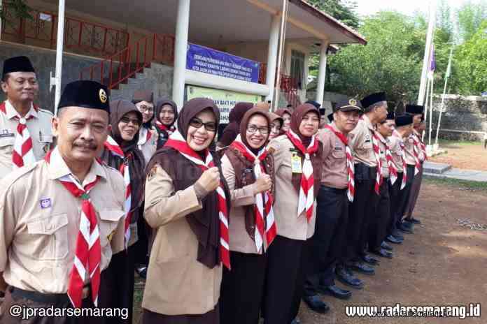 Hidup sehat._rsz HIDUP SEHAT: Para anggota Pertihusada Dinas Kesehatan Pemkab Demak menggelar perkemahan gerakan hidup sehat. (Wahib Pribadi/RADARSEMARANG.COM)
