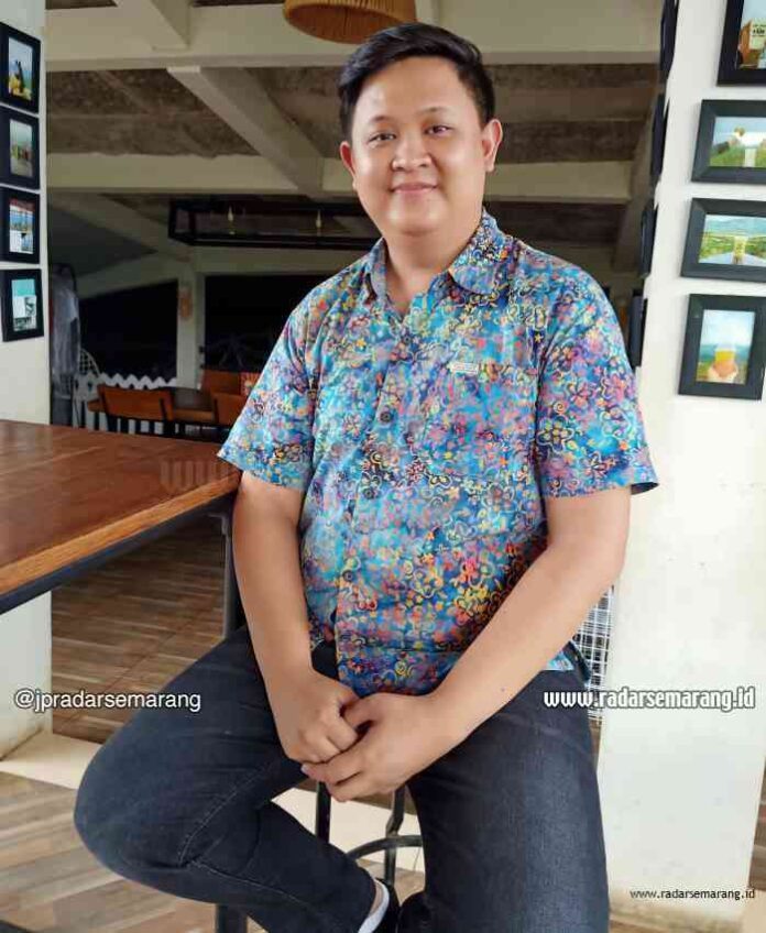 Denmas Setya Wenas Pengelola Wisata Bukit Rhema (Gereja Ayam).(PUPUT PUSPITASARI/RADARSEMARANG.COM)