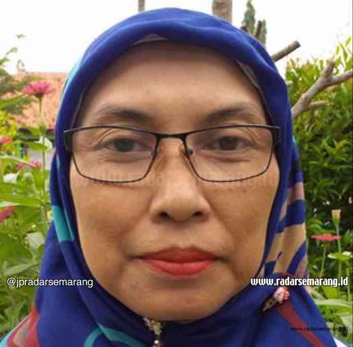 tufakhah._rsz Oleh Dra.Tufakhah