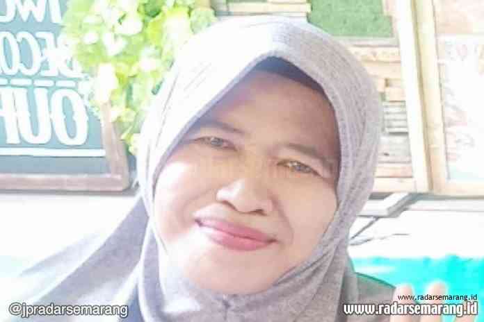 Khomsatun_rsz Oleh: Khomsatun, S.Pd. SD