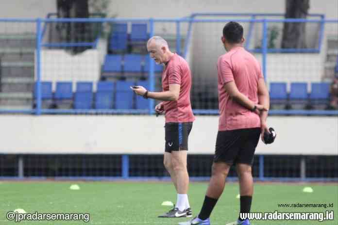 PELATIH PSIS