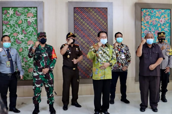 DI RUMAH AJA