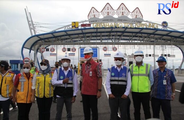 Ganjar 5ippp Caption: Gubernur Jateng, Ganjar Pranowo memastikan tol Semarang-Demak seksi 2 bisa beroperasi saat liburan natal dan tahun baru 2022. (Ist)